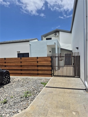 maison recente à la location -   97429  PETITE ILE, surface 138 m2 location maison recente - UBI449925572